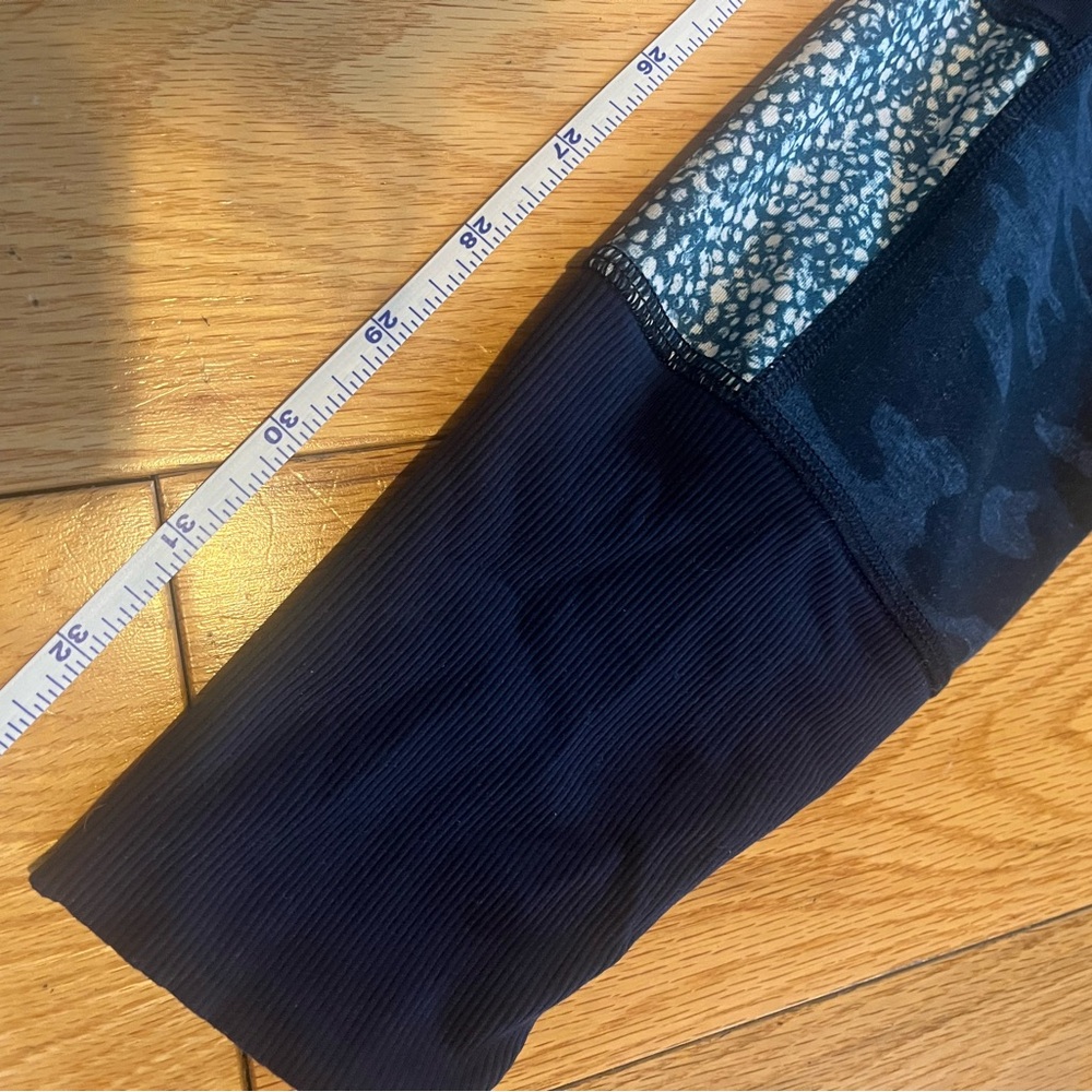 Lululemon leggings - Picture 5 of 5
